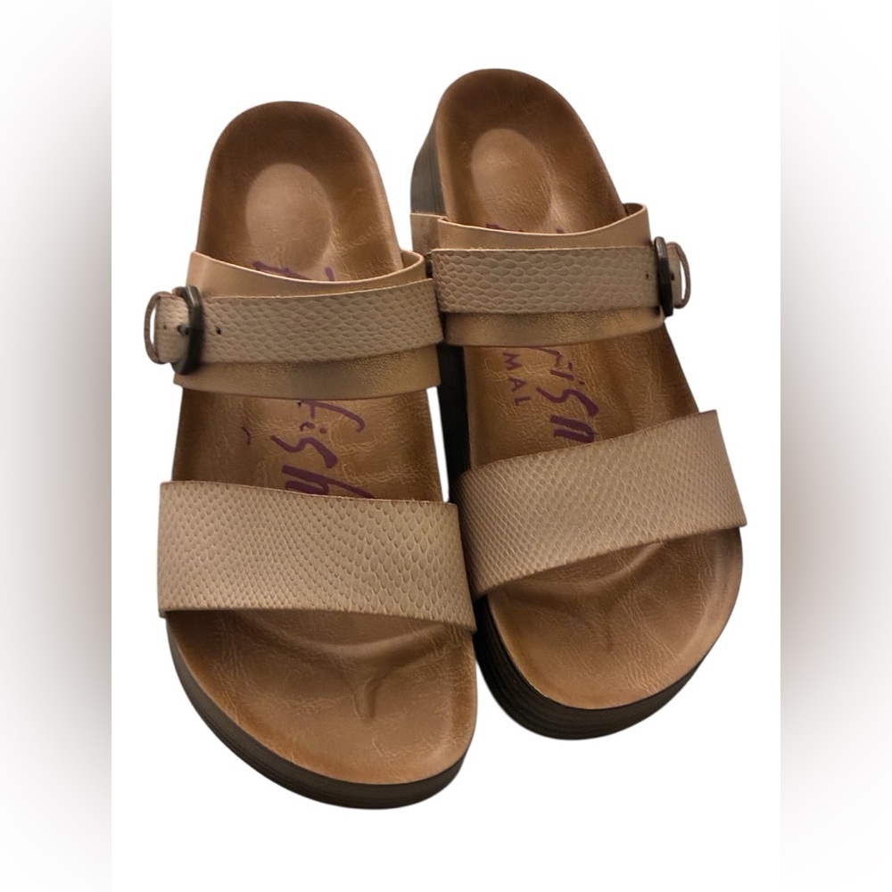 Stylish Tan Slide Sandals with Buckle